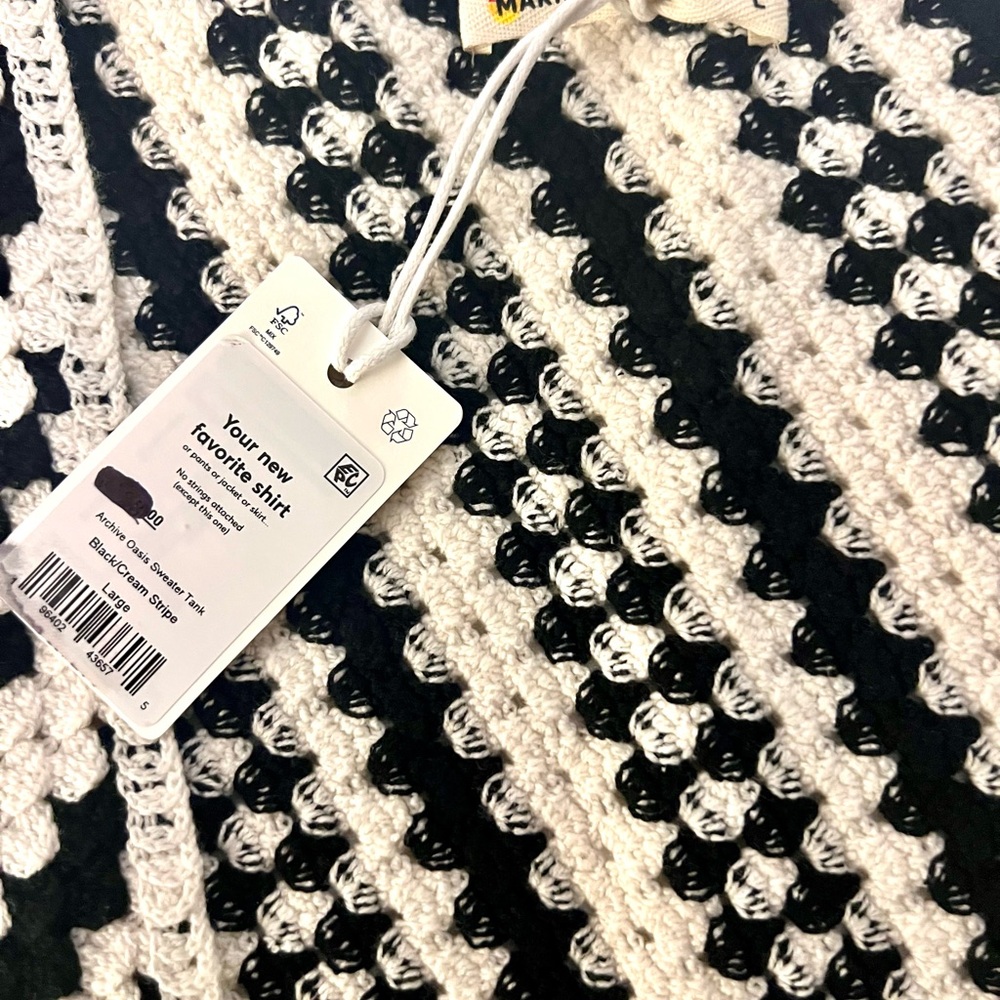 Marine Layer Black and White oasis sweater tank. NWT SZ LARGE - Picture 4 of 5